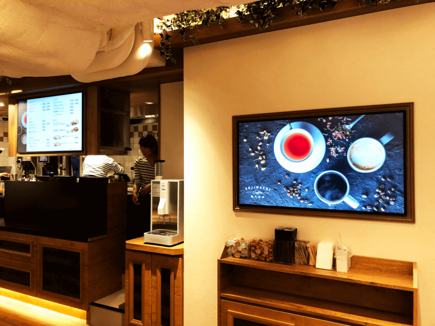 カフェ　店内