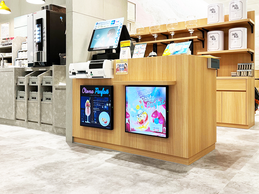 カフェ　店内