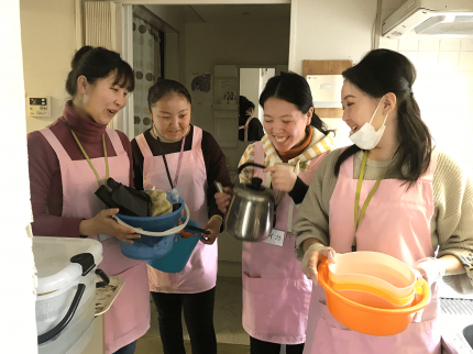 5 技能実習に向けて介護を学ぶキルギスから来た学生
