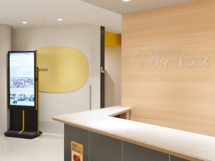 病院内 病院内に屋内用デジタルサイネージを設置した画像
